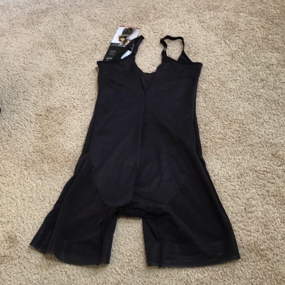 NWT! MIRACLESUIT Size XL black firm control shapewear